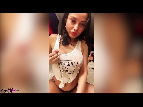 ❤️ Vollbusige hübsche Frau wichst ihre Muschi und streichelt ihre riesigen Titten in einem nassen T-Shirt Just porn bei de.pornio.xyz ﹏